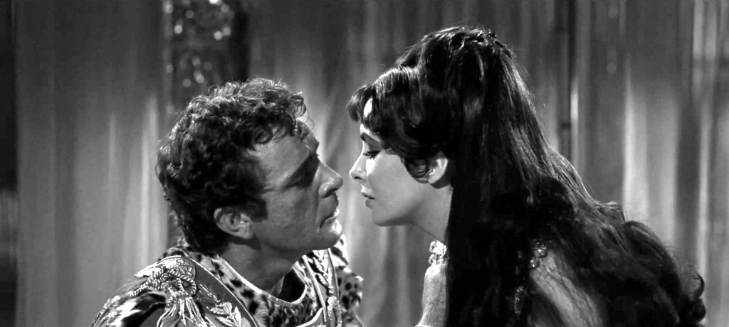 Cleopatra (Elizabeth Taylor) y Marco Antonio (Richard Burton)