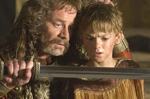 Odoacro amenaza a Rómulo Augústulo en La Última Legión